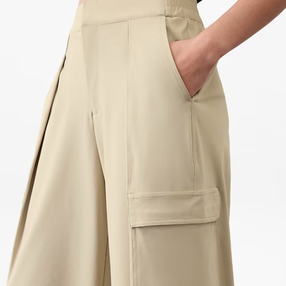 NWT‼️ATHLETA Pinnacle cargo trouser size 6 tall - Picture 3 of 10